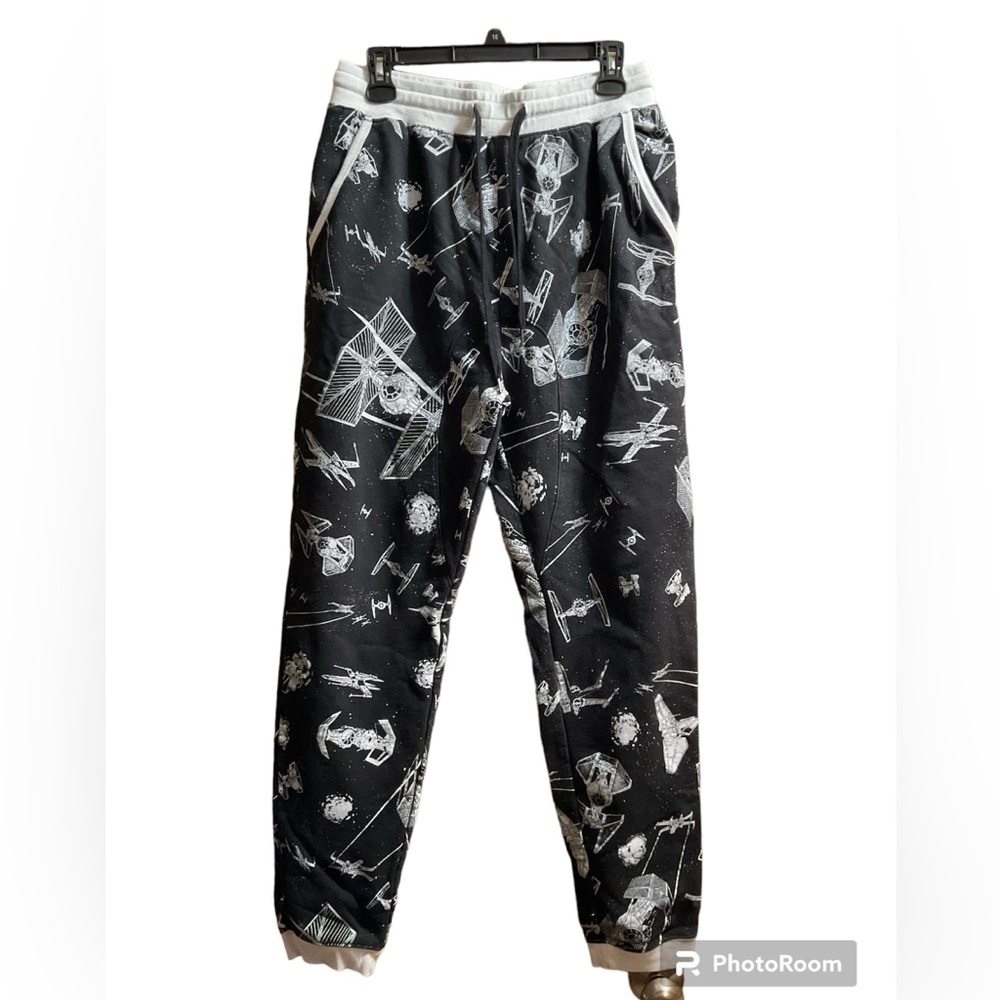 Boy's Star Wars Black and White Graphic Bottoms Pants Jogger Loungewear. Pockets